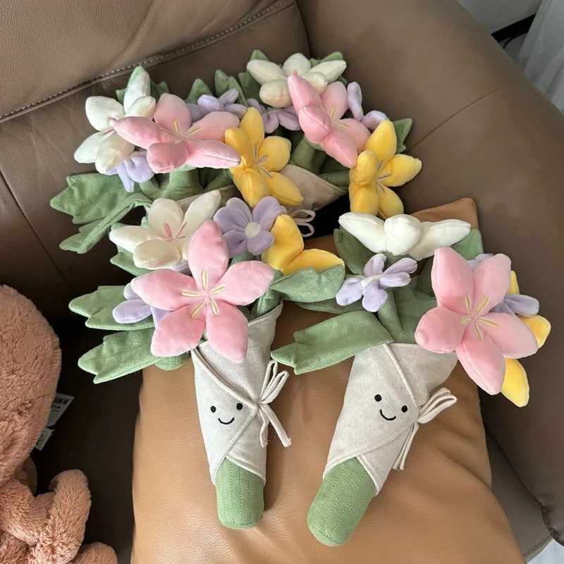 Holding Flowers Plush Toy Eternal Flowers Bouquets Toy Marriage Proposal Props Graduate Ceremy Vntines Day Birthday gift Y250208