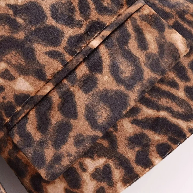 SPECIFICATIONS Autumn/Winter Women Leopard print velvet suit Retro style Loose Crop Blazer Flap Pockets Fashion Outerwear 250207