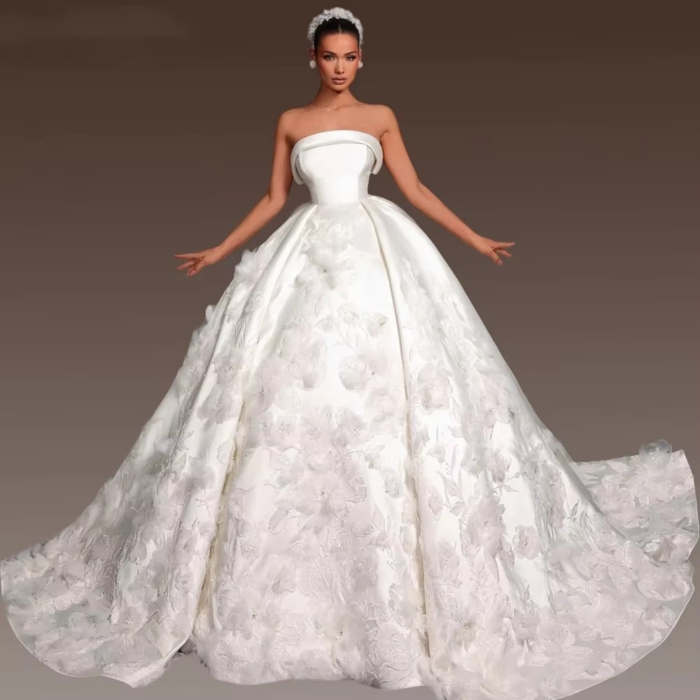 Simple Women Wedding Strapless Sleeveless Backless Bridal Gowns 3D Appliques Sweep Train Dress Custom Made vestidos de novia