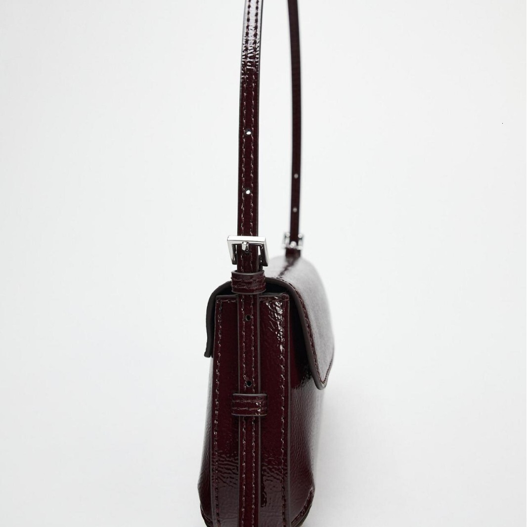 designer bag Flip Underarm 2024 Autumn New Product Fashionable and Simple French Stick Handheld Shoulder Bag