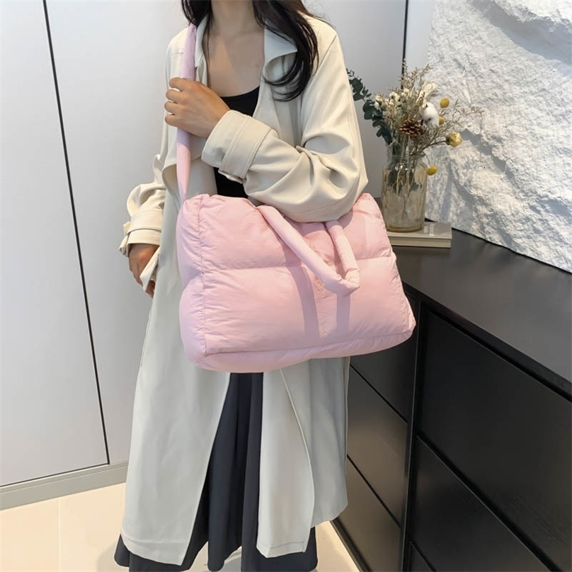 Puffer handbag large bedding shoulder bag lightweight handbag soft cushion pillow shopping bag suitable for womens work and travel 250120