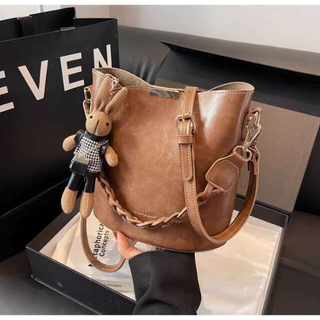 Women's Bags Ai Cheng's niche design ladies' new high-end texture versatile crossbody bag, hand-held bucket bag