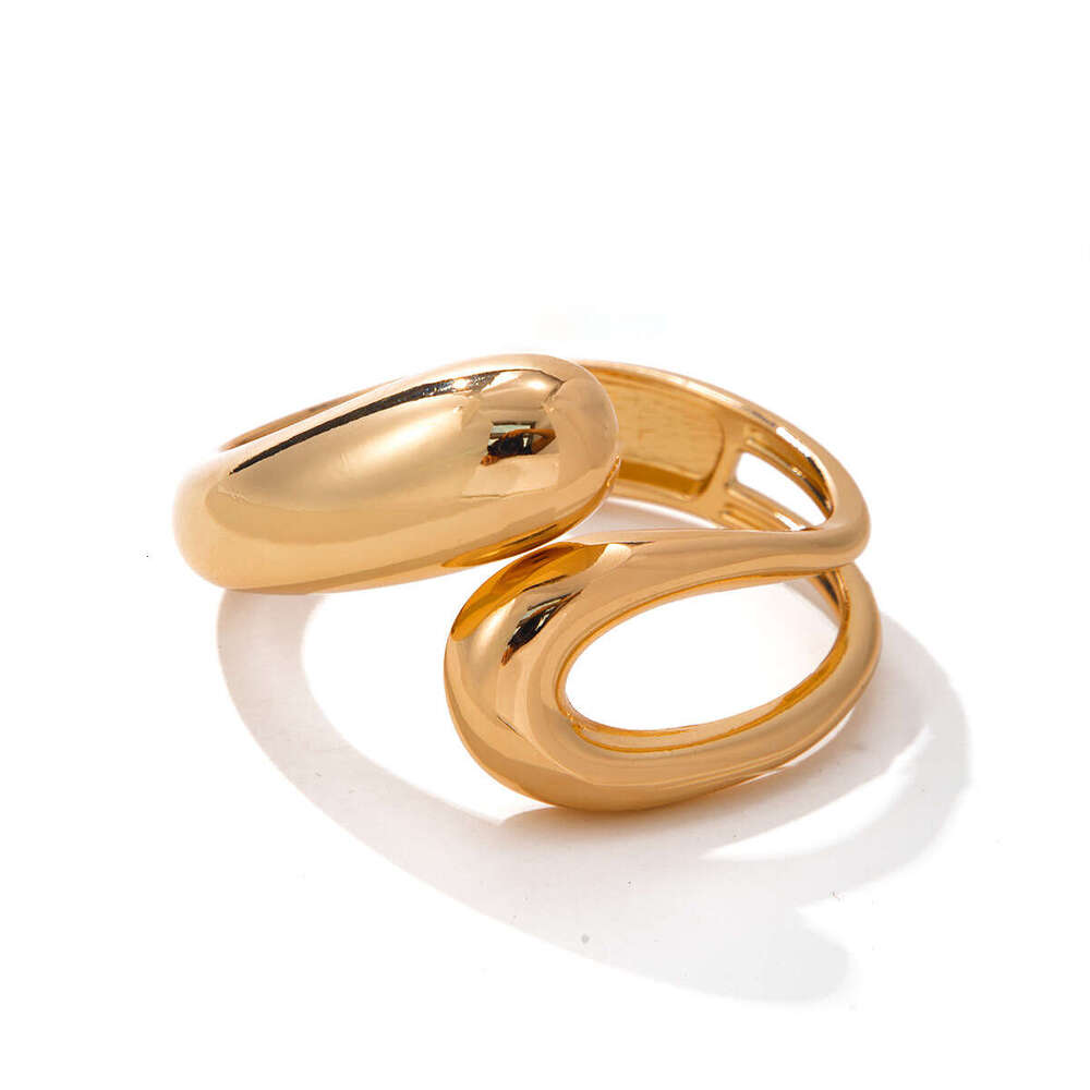 Personalized high-end smooth simple jewelry bracelet, fashionable and trendy irregular alloy bracelet