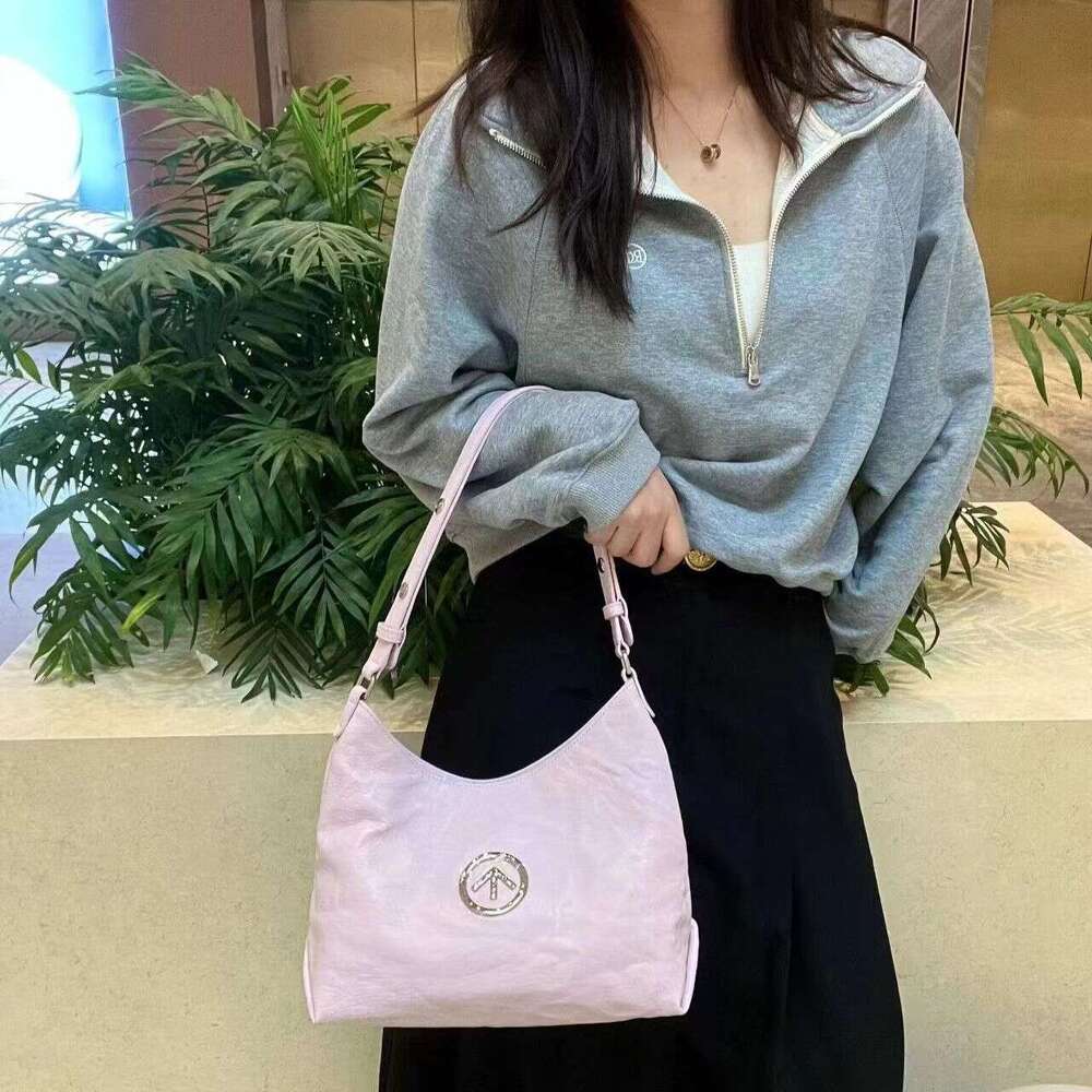 Non Gendered Blackrock Hobo Bag, Pleated Handbag, Shoulder Cross, Armpit Soft Leather Arrow Bags