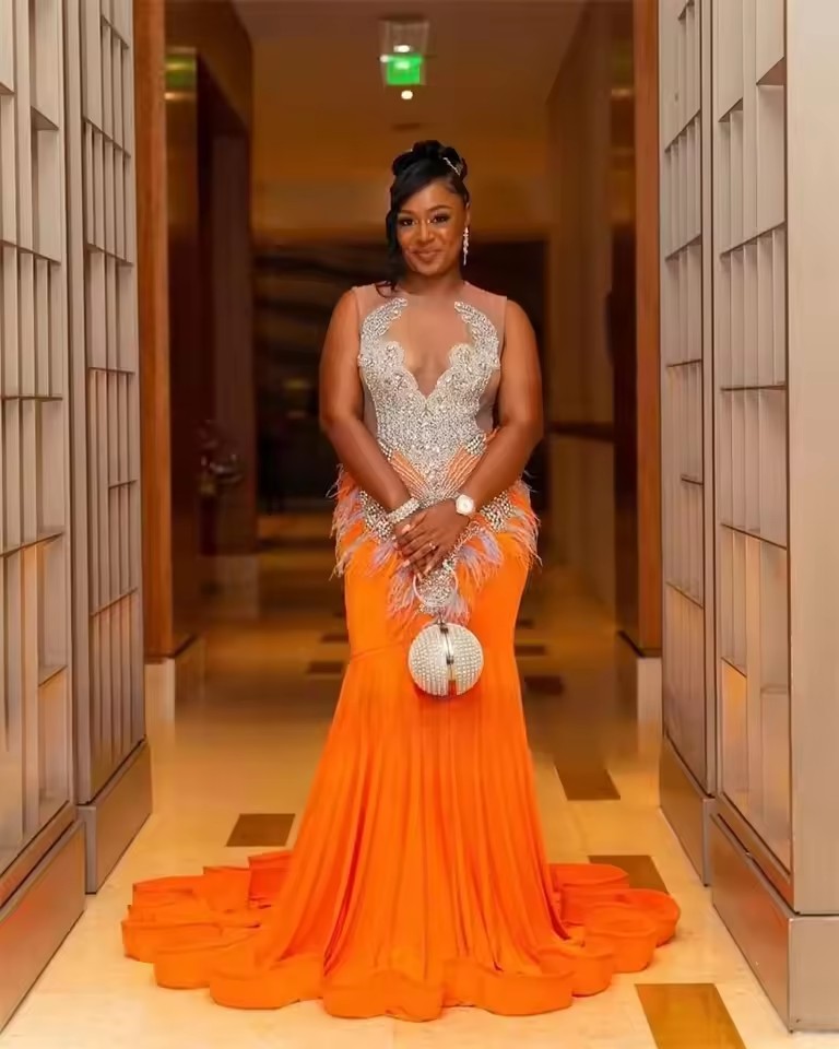 Glitter Orange Prom Dresses 2025 Feathers Crystal Mermaid Party Gowns Bespoke Homecoming Dresses For Black Girls Customized