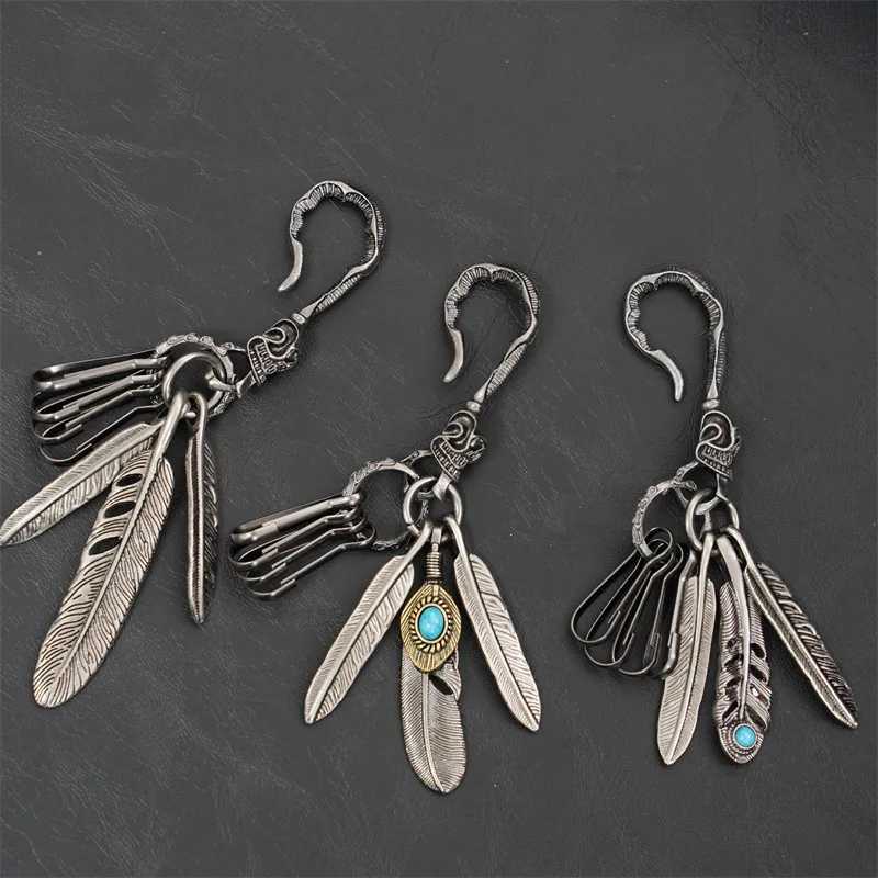 New Fi Trends Vintage Ahetic Metal Hook Keychain Charm Feather Turquoise Creative Waist Ornament Pendant Y250208