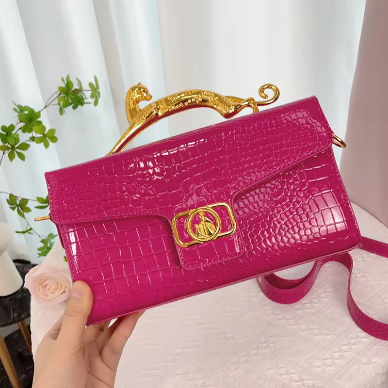 Emed Fashion Bag With Metal Leopard Print Handle Design Women's Designer Shoulder Bag Multifunctional Classic Crossbody Bag Crocodile Pattern Han