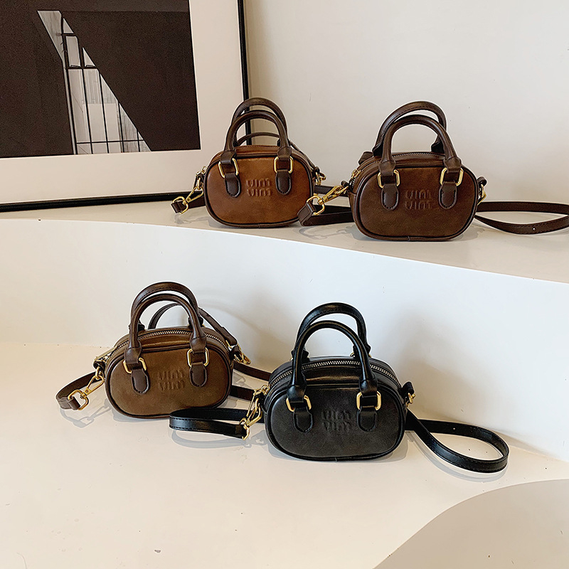 free shipping designer shoulder bags 2025 Spring New Fashionable Crossbody mini Pillow Bag for woman