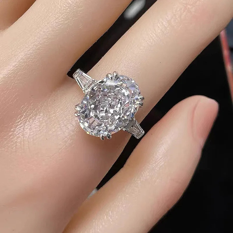 Classic Oval 4ct Diamond Ring 100% Real 925 Sterling Silver Party Wedding Band Rings for Women Men Engagement Jewelry 250121