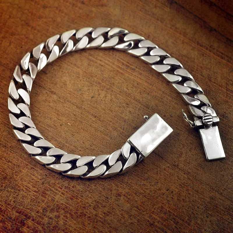 Silver plated high-quality fashionable Miami Cuban chain bracelet mens trend charm bracelet casual business party jewelry gift Y250208