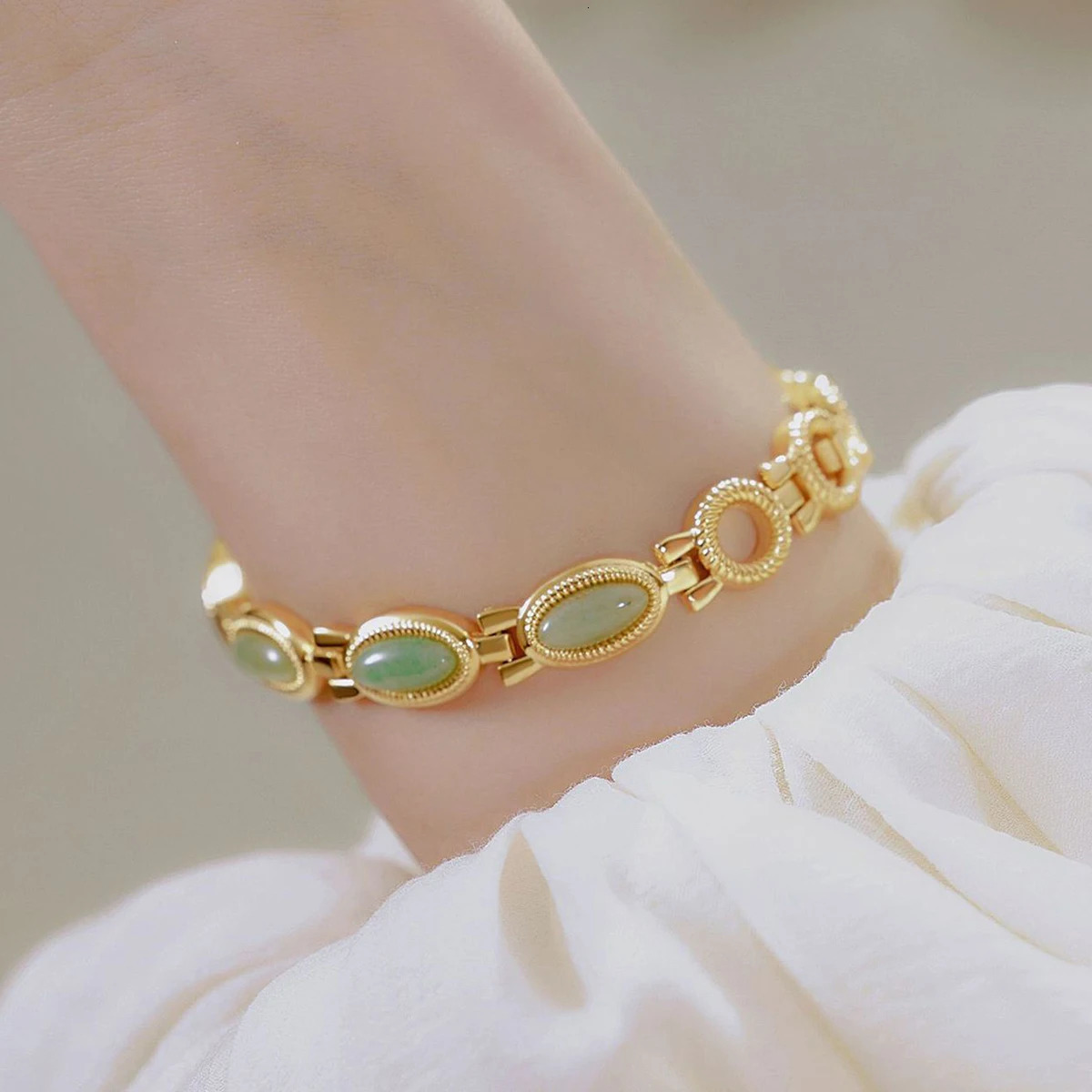 BS Ladies Watch 2024 Jade Beads Bracelet Quartz Watches For Women Jewelry Clock Gold Silver 250221