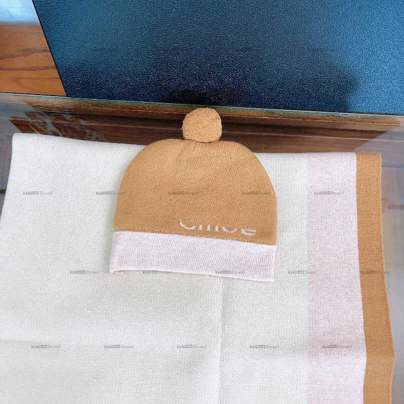Fashion newborn Blanket set winter blanket baby infant Two piece set Gradient color design blanket and knitted kids hat