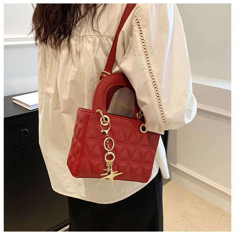 Free Shipping Designer Bag Free Shipping Designer Shoulder Bags 2025 Spring New Luxury Bag Fashionable Versatile Crossbody Bag For Woman