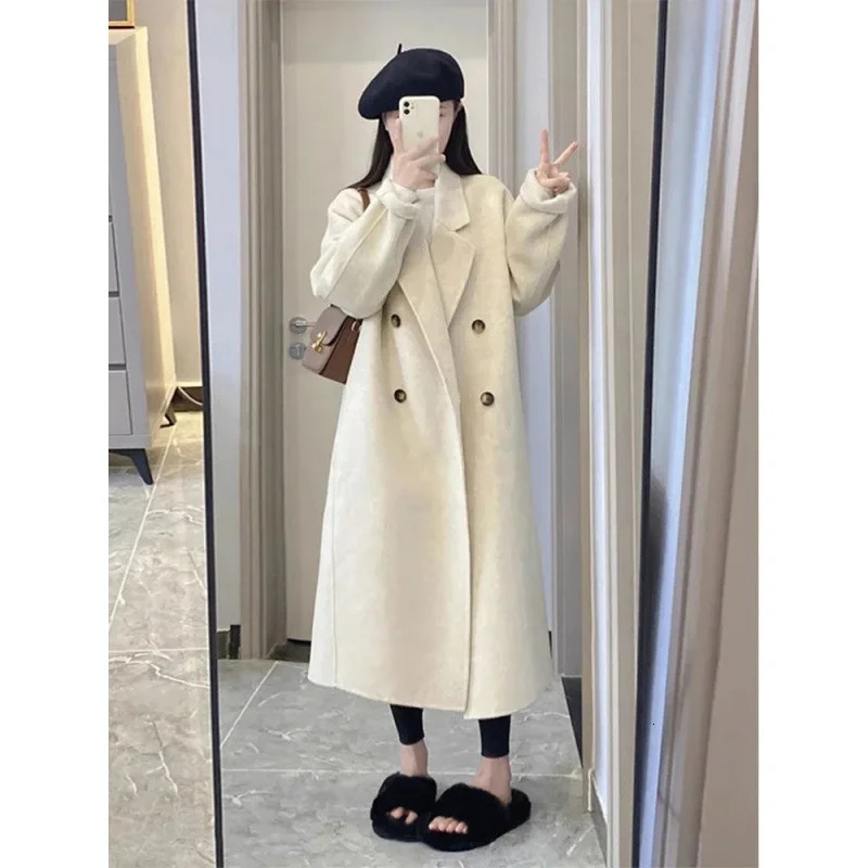 White Woolen Jacket For Women 2024 Style Petite Korean Version Overcoat Explosion Model VNeck Regular Type China Origin 250110