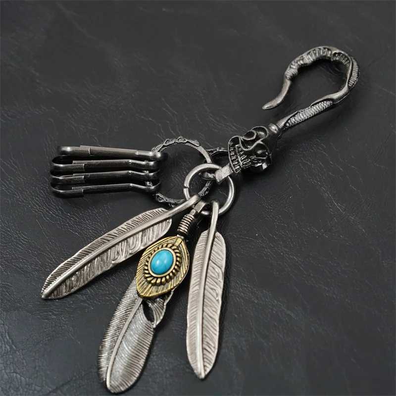 New Fi Trends Vintage Ahetic Metal Hook Keychain Charm Feather Turquoise Creative Waist Ornament Pendant Y250208