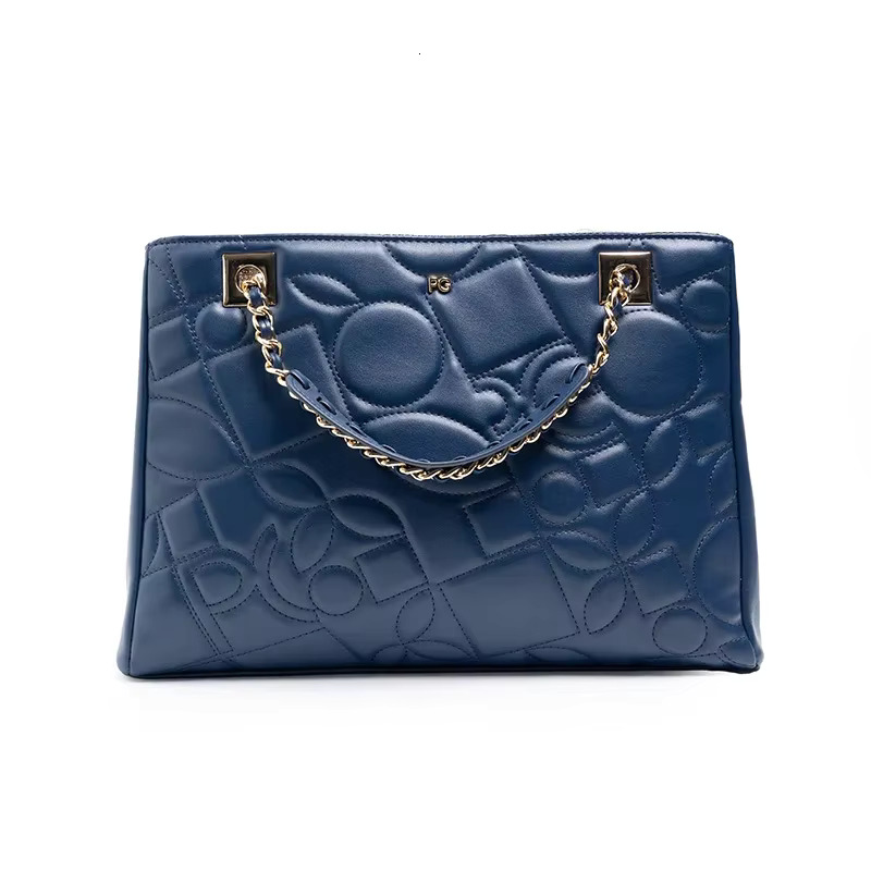 PG Delicate Women's Light Brand Design 2024 New Fashion All Boutique Handbags Niche Leisure Daily Crossbody Bag