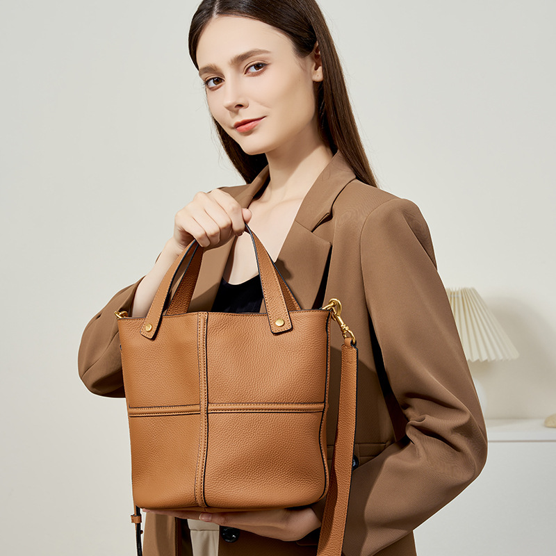 Large Capacity First Layer Cowhide Commuter Bag - Versatile Single Shoulder Oblique Spanner Purse