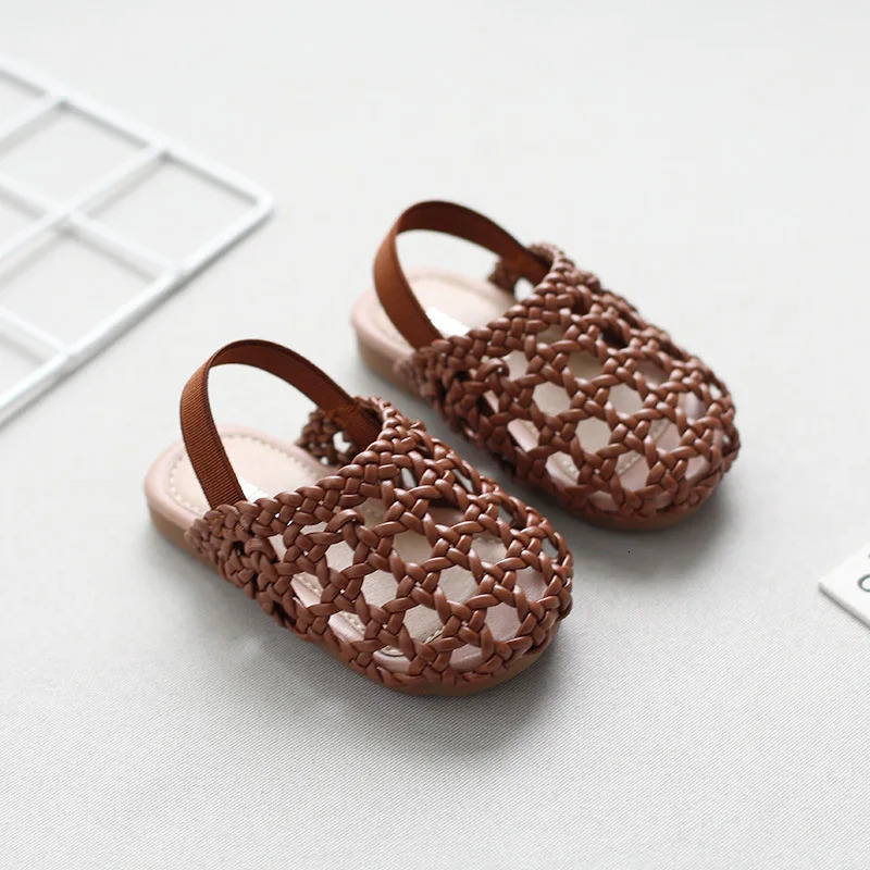 Baby Girls Shoes Braided Sandals for Girls Kids Fashion Hollow Out Leather Shoe Soft Sole Retro Princess Slippers Beach Shoes 250121