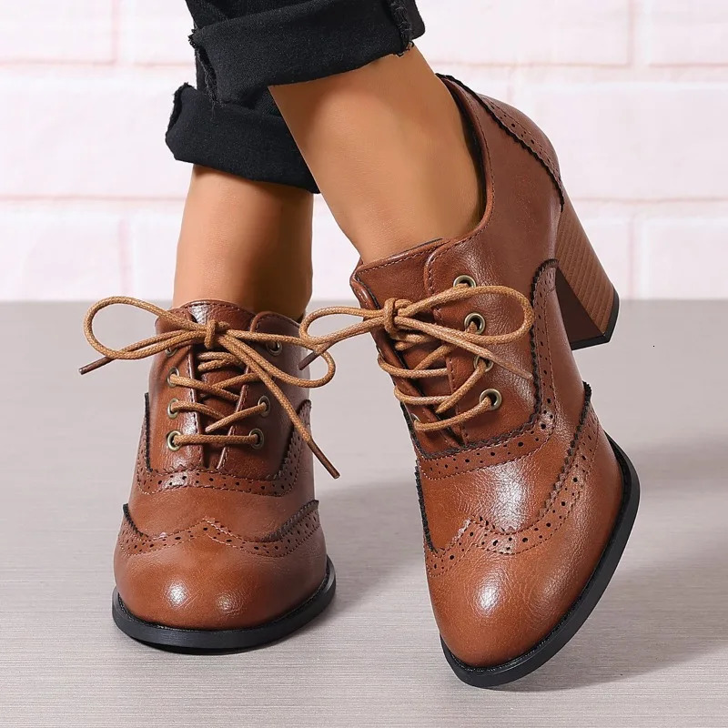 2024 Women Pumps Round Toe Wood Heels Platform Student Carved Retro LaceUp Classic Spring 250118