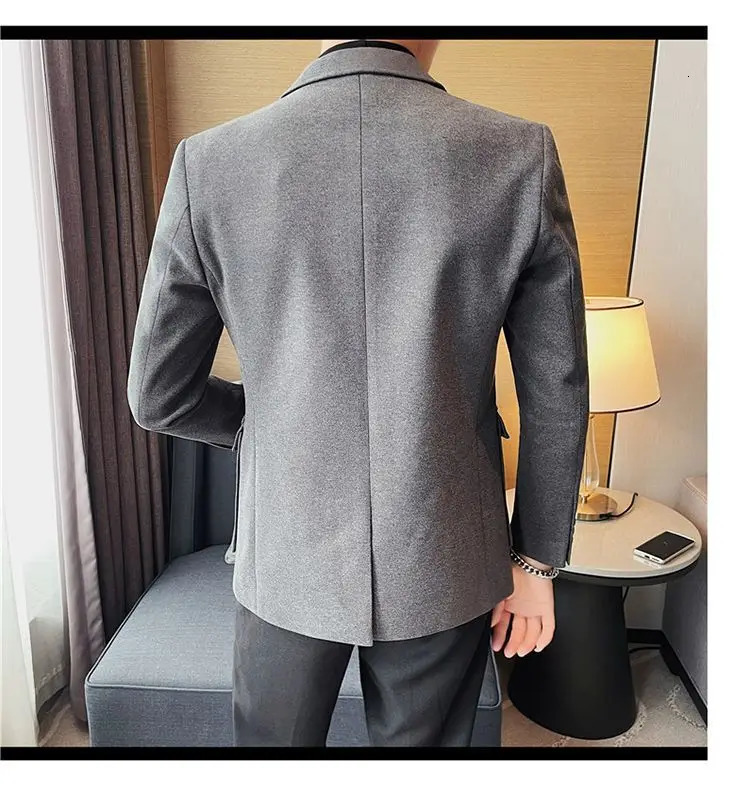 2024 Young Coarse Felt Set Mens Winter Thick Single breasted Multi pocket Top Trendy Wear 250208Z