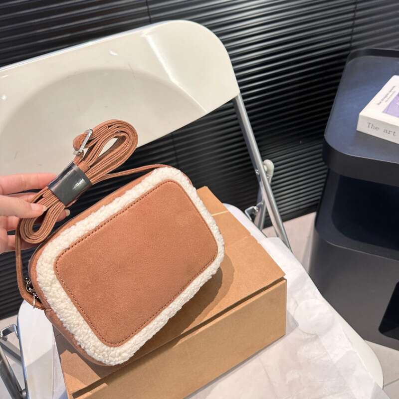 New Lamb Wool Plush Camera Bag, Fashionable And Trendy, Large Standard Single Shoulder Diagonal Cross Casual Commuting Women's Bag