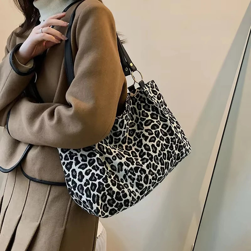 2024 Large Capacity Leopard Shoulder Bag Handbags Fashion Tote Shopping and Travel Bags Canvas 250121