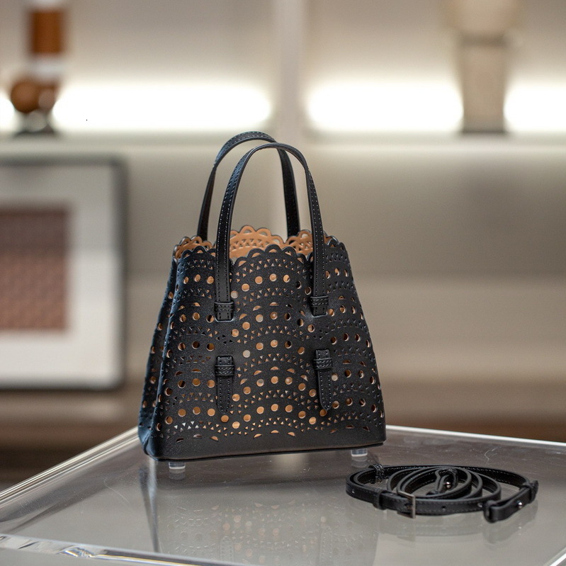 Bag 2024 New Genuine Leather Women's Wave Hollow Carving Small Basket Mini Handheld Single Shoulder Bag
