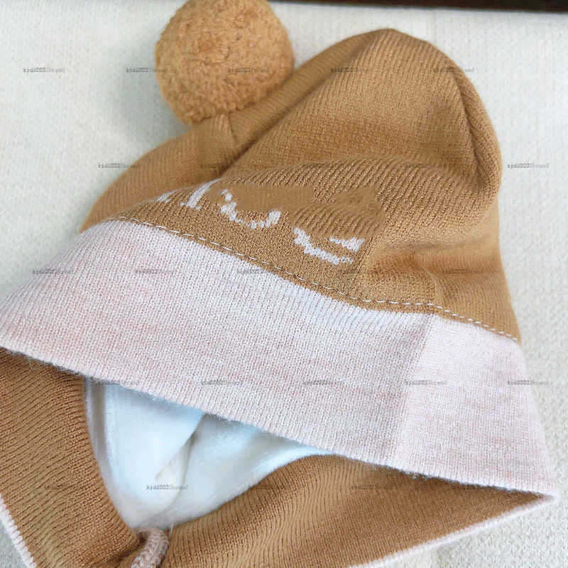 Fashion newborn Blanket set winter blanket baby infant Two piece set Gradient color design blanket and knitted kids hat