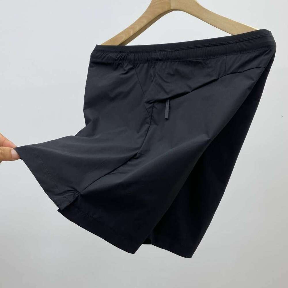 Men's Technology Fabric Sports Leisure Five Quarter Pants, Lightweight And High-Speed Dry Commuting Functional Shorts
