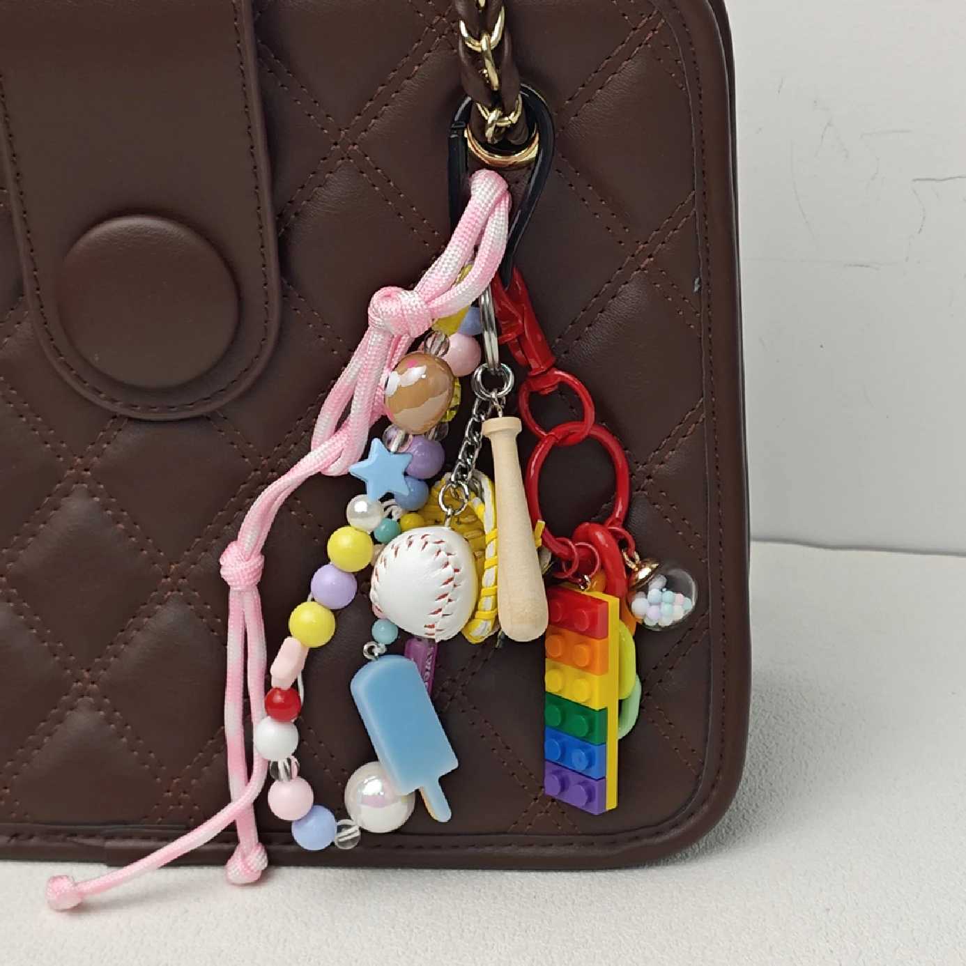 New 2025 Fiable Ins Beads Novel Hanging Chain Ropes Key Bag Pendant For Men And Wen Jewelry Accessories Y250208