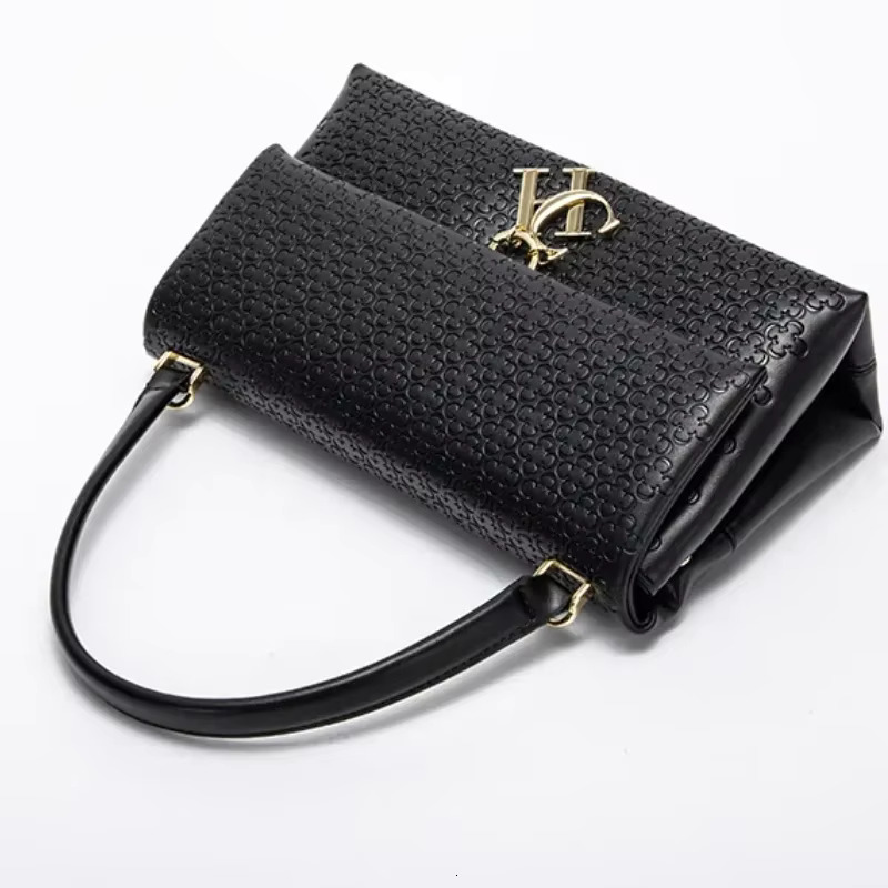 Women's Large hot Capacity Shoulder Bag with Detachable Chain - Stylish & Functional 2024