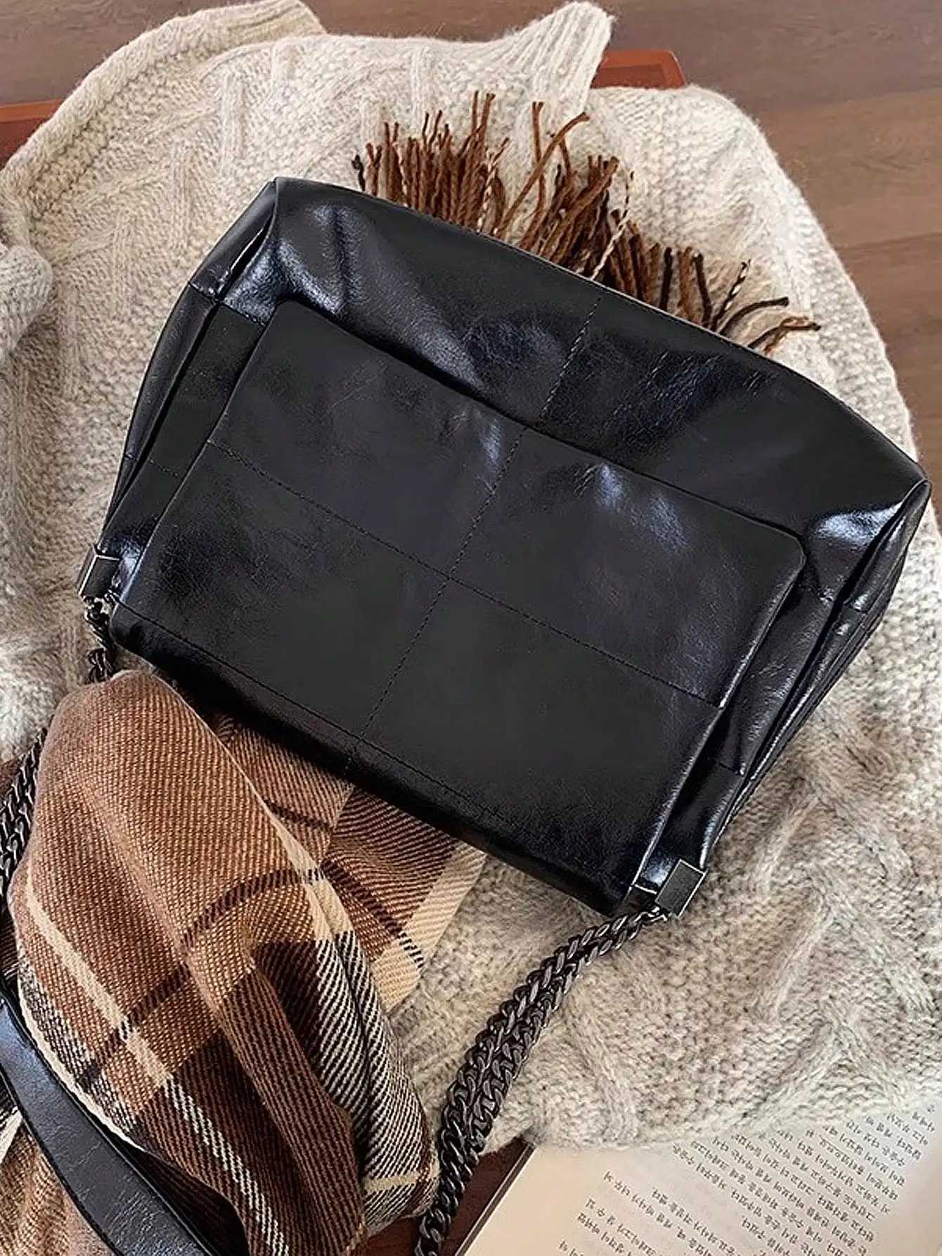 Large capacity commuting bag 2024 new spring/summer womens chain high-end and fashionable single shoulder underarm baC250208