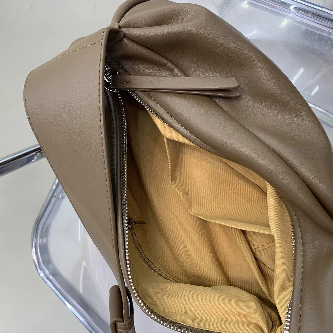 2025S New Free Shipping Designer Bag Women Soft Pu Leather Shoulder Messenger Armpit Retro Lady Pillow Bags Purses And Handbags
