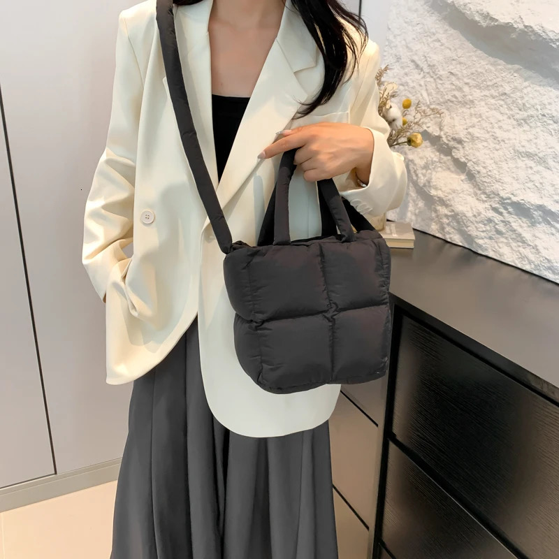 Inflatable handbag womens bedding shoulder bag soft cotton down handbag wallet 2024 lightweight womens pillow shopping bag 250208