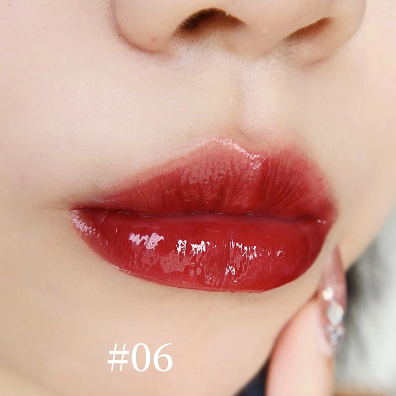 Multi-Color Matte Lipstick With Sier Case For Enhanced Color Intensity