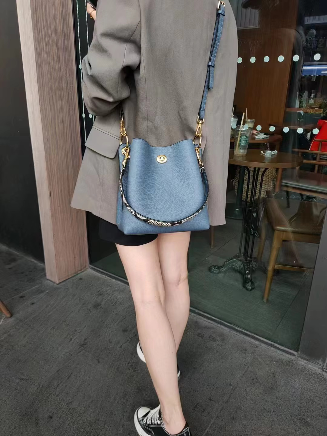 New Genuine Leather Women's Korean Version With Contrasting Lock Buckle Single Shoulder Crossbody Bucket Bag