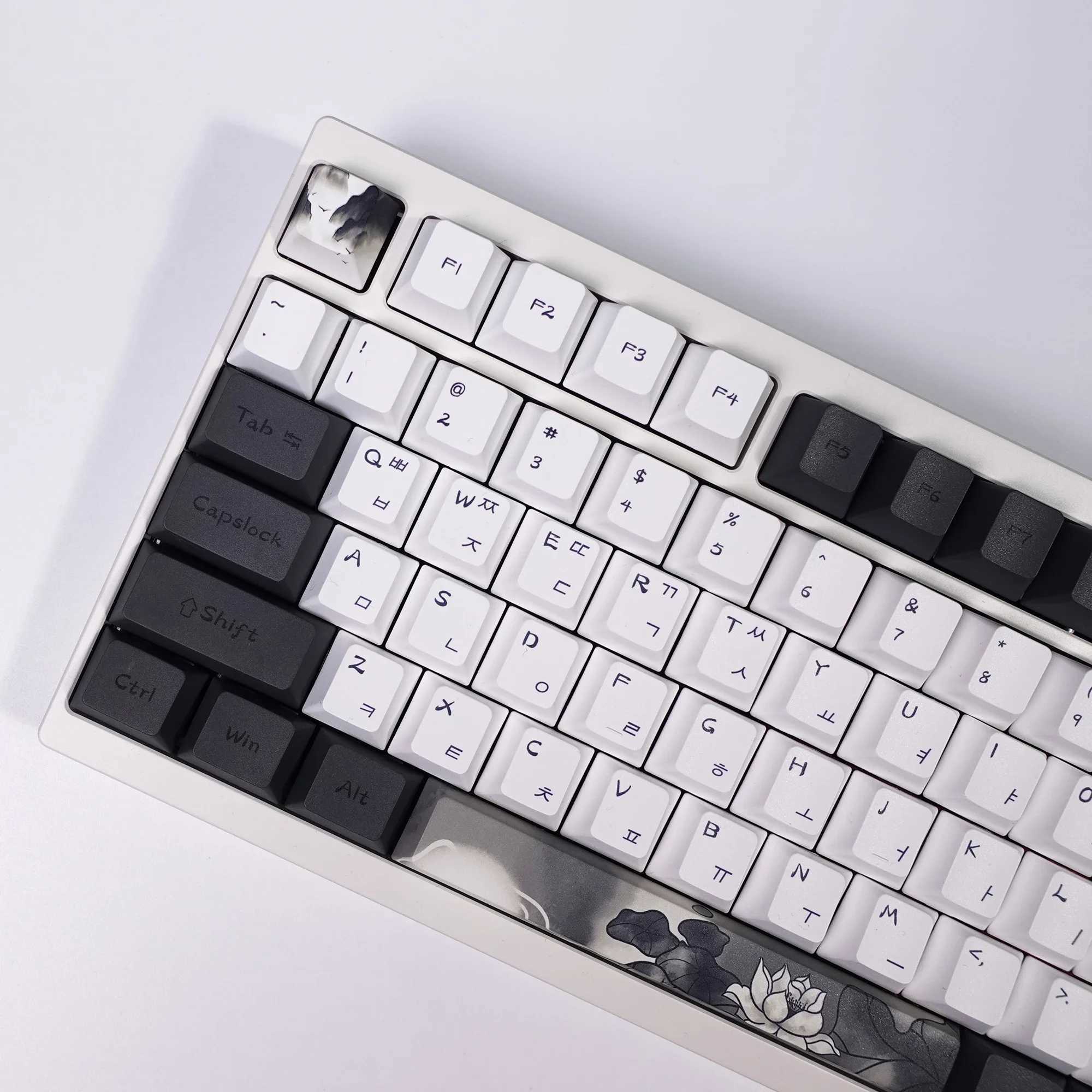 Keyboards KBDiy Ink Lotus Keycap Cherry Profile Korean Keyca PBT for Mechanical Gaming Keyboard DIY 142 Keys Hall F75 F87 F99 Key Ca z250209