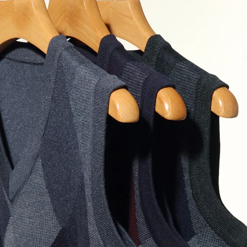 Mens Thickened Casual Sweater Tank Top Autumn and Winter Warm Vneck 250110Z