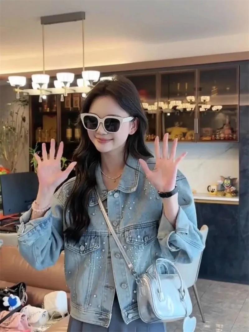 Female Short stature Heavy Industry Tang Diamond Denim Coat Spring Womens Fashion Versatile Retro Short European Top 250122