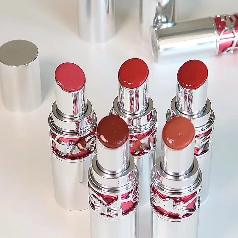 Multi-Color Matte Lipstick With Sier Case For Enhanced Color Intensity