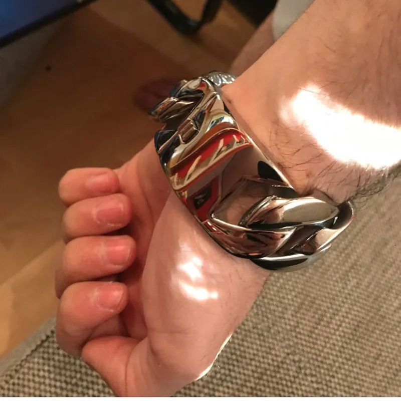 Heavy Metal Powerful 31MM Wide Thick Curb Chain Man Bracelet Men Massive Stainless Steel Mens On Hand Jewellery Bracelets Bangle 250120
