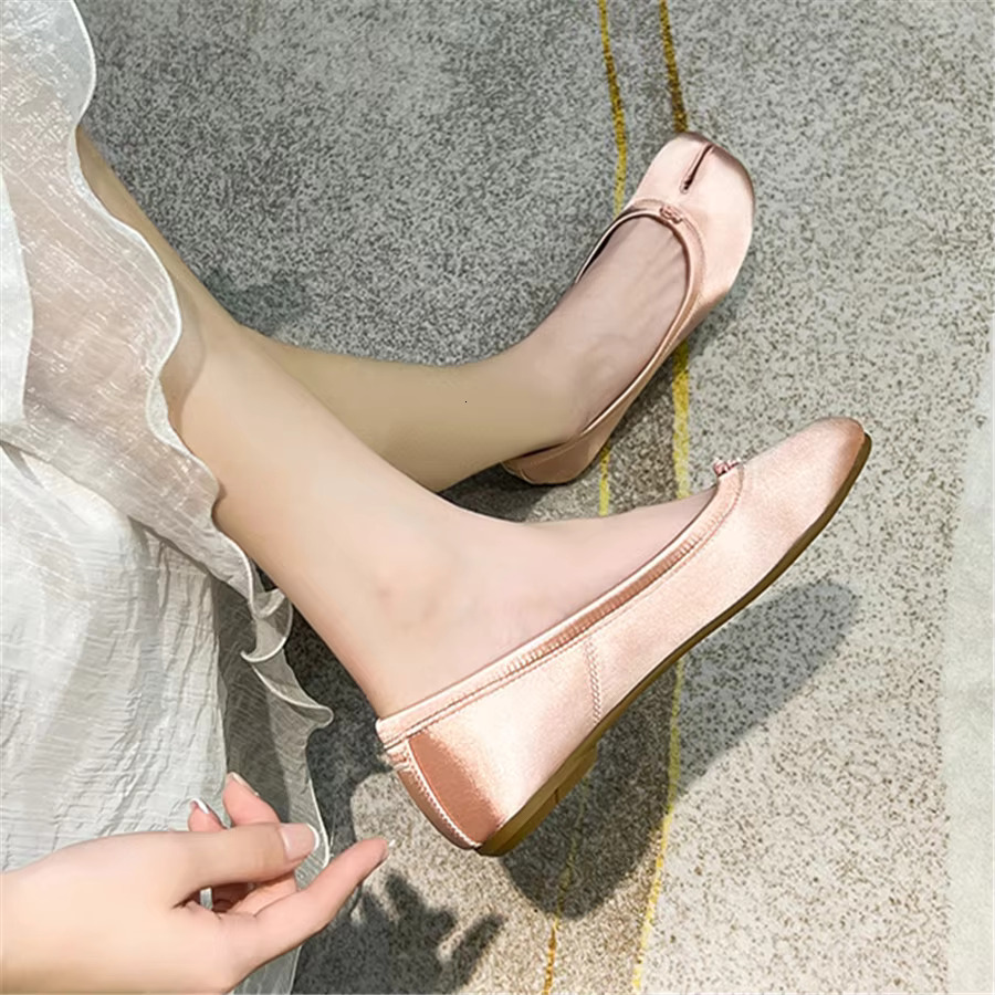 Split Toe Satin Women Flats Fashion Ballet Tabi Shoes Female Slip-on Loafers Ladies Espadrilles Casual atillas Mujer