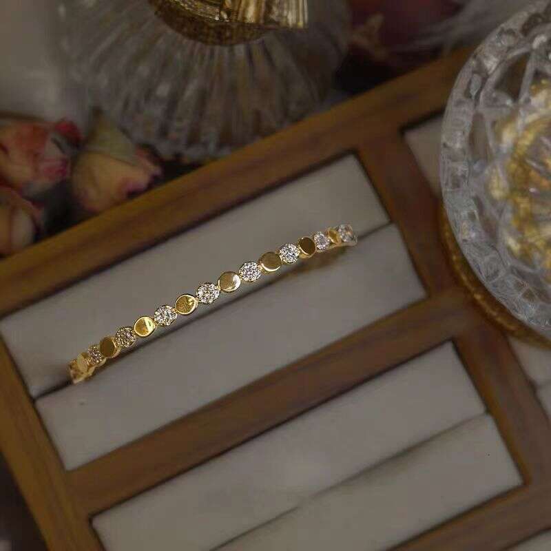S925 Silver bracelet for women simple and niche bracelet fashionable and urious hand jewelry with dia inlay and gold plating, high-end design sense
