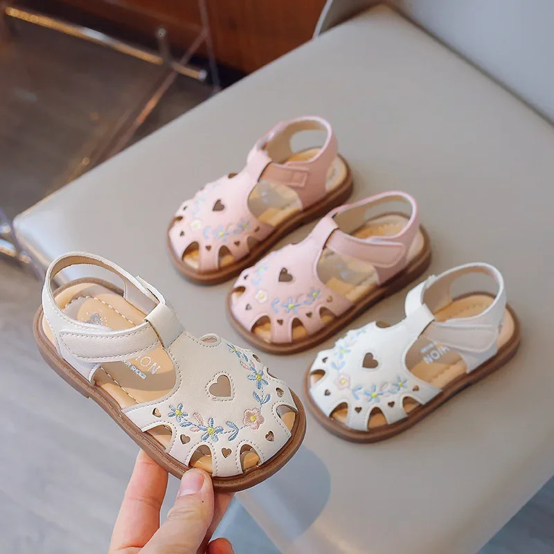 Sweet Little Girl Sandals Summer Kids Princess Embroidery Flower Flat Sandals Fashion Elegant Children Causal Cut-outs Shoes 250210 z2507083L6F