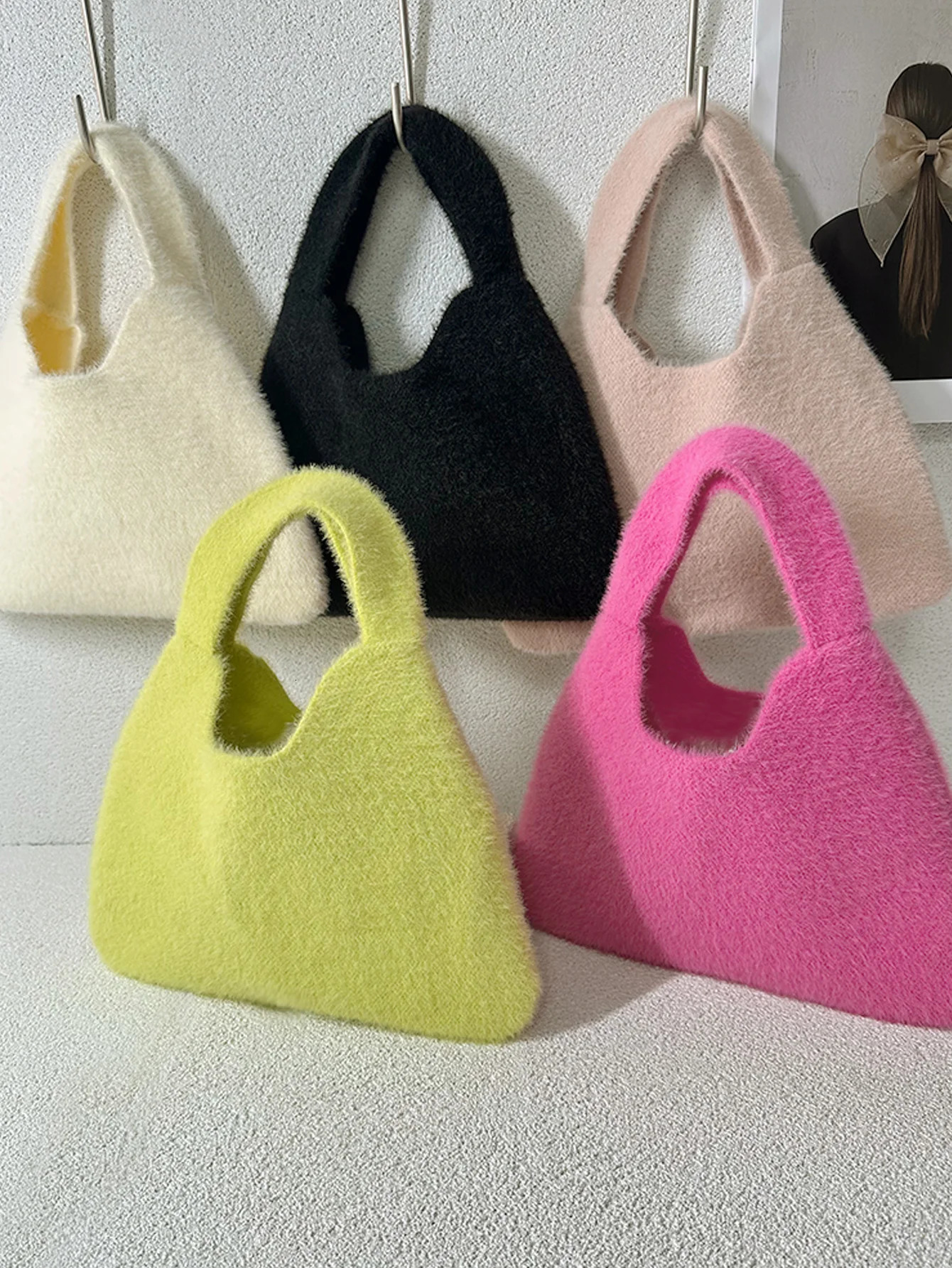 Autumn and winter fashion colorful plush tote bags fashion chain horizontal bags womens simple fluffy pouch wallets are suita 250207