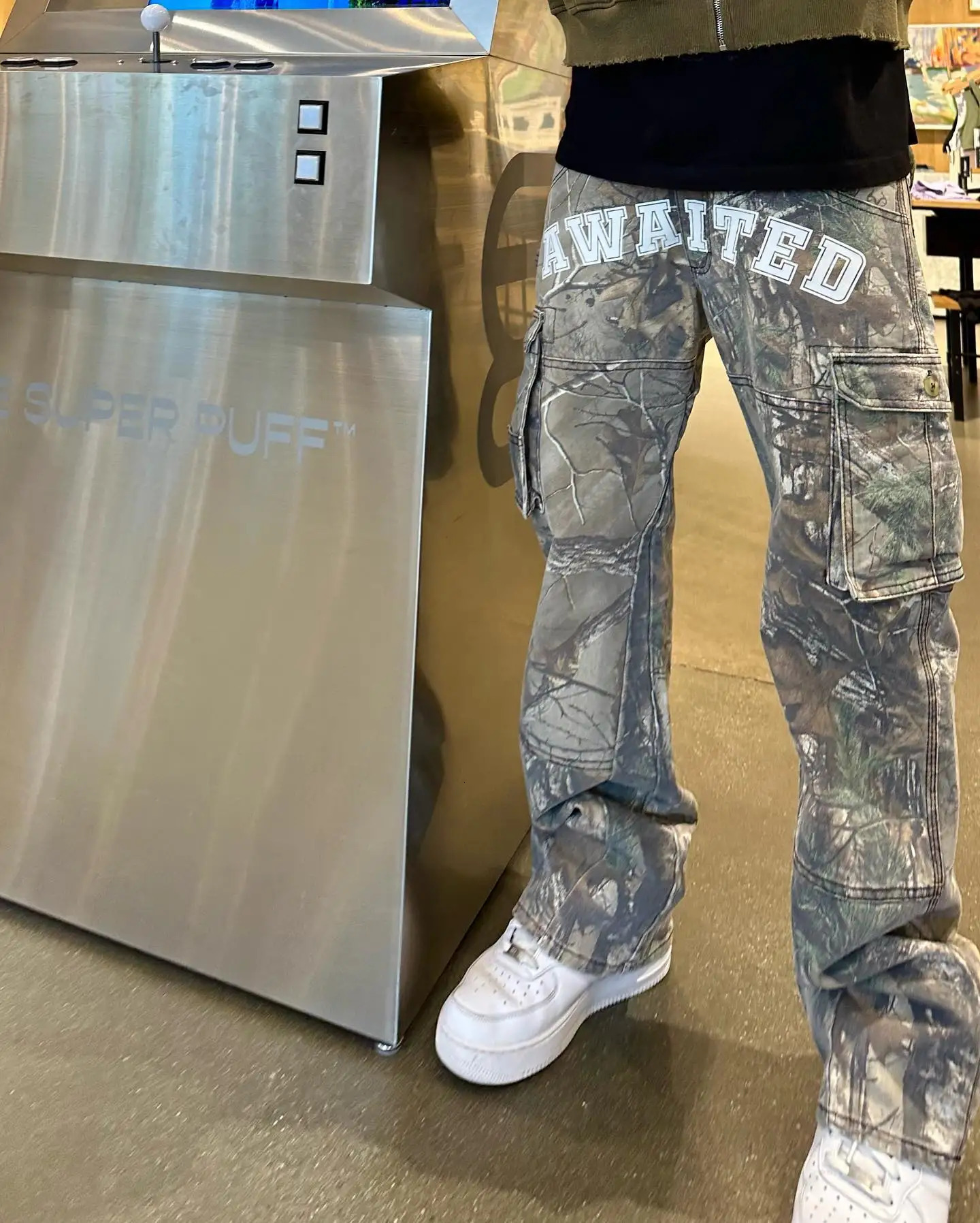 Y2K Retro Fashion Camouflage Cargo Pants Men Streetwear Baggy Jeans Wide Leg Straight Trousers Multiple Pockets Denim Pants 250208
