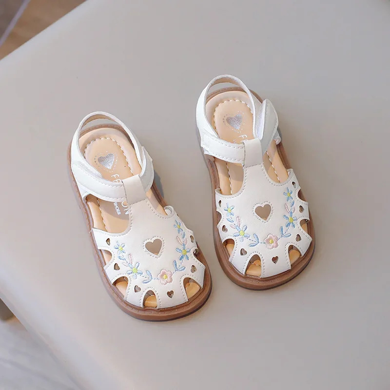 Sweet Little Girl Sandals Summer Kids Princess Embroidery Flower Flat Sandals Fashion Elegant Children Causal Cut-outs Shoes 250210 z2507083L6F