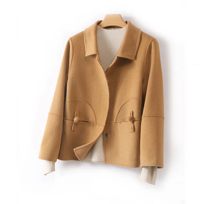 2025 Polo Collar Short Plate Buckle Womens Coat Casual AllMatching 100 Pure Wool Fashion Wear Top 250109Z