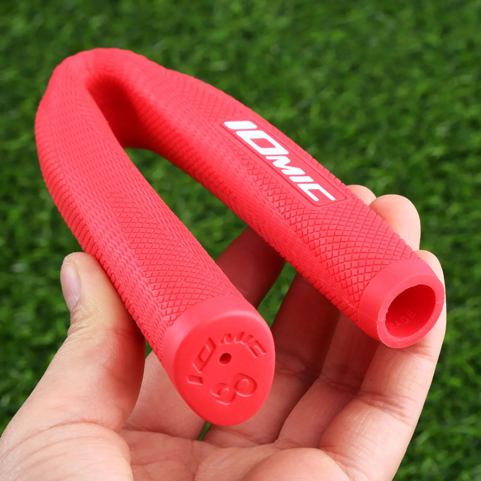 1Pc Standard Size IOMAX Elastomer Golf Putter Grip 5 Colors For Choice Universal Golf Rubber Putter Grips 260mm 10.2 Inch Length 250121