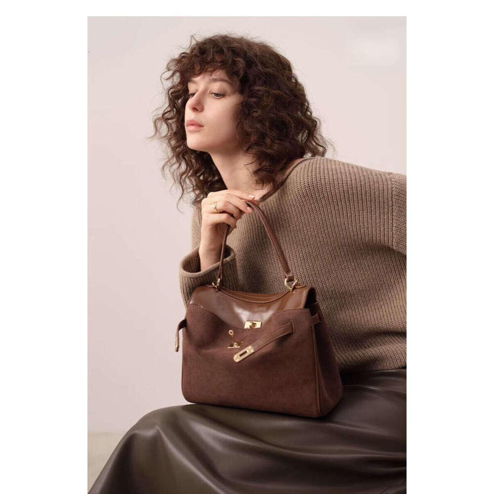 Women's Bags New Year's Gift Women's Series Oil Wax Soft Leather Commuter Handbag Large Capacity High Knowledge Tote Bag